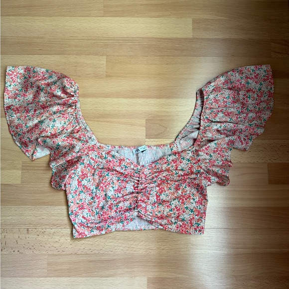 ZARA floral cinched flutter sleeve crop top - Picture 9 of 9